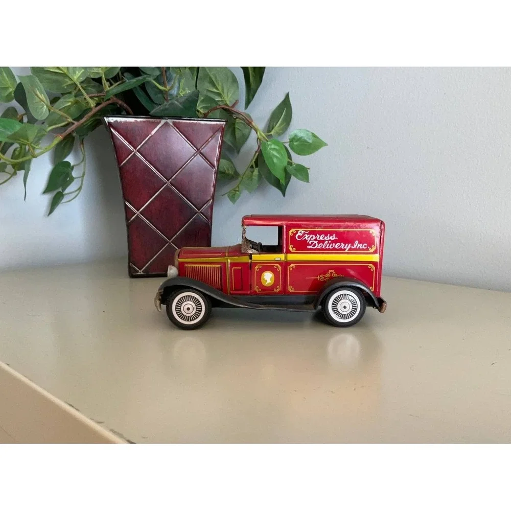 Bandai 1928 Ford Model A Sedan Delivery Express Delivery Inc.